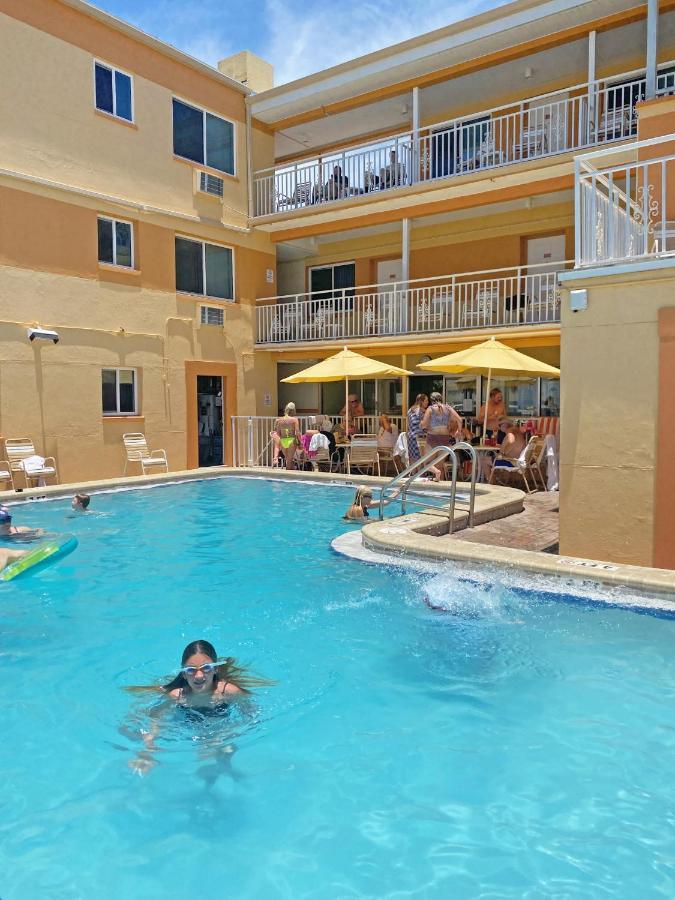 Page Terrace Beachfront Hotel St. Pete Beach Zewnętrze zdjęcie